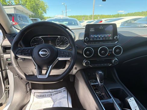 Used 2024 Nissan Sentra SR FWD image 21