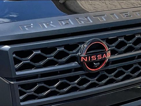 Used 2022 Nissan Frontier PRO-4X w/ Pro-4X Premium Package AWD/4WD image 30