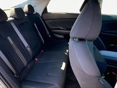 Used 2025 Hyundai Elantra SEL image 27