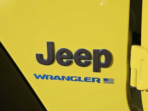 Used 2023 Jeep Wrangler Unlimited w/ 8.4" Radio Group image 25