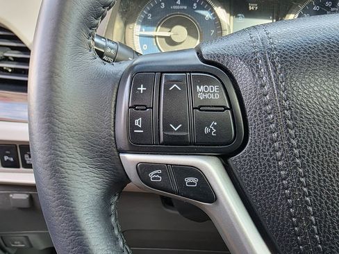 Used 2017 Toyota Sienna XLE image 34