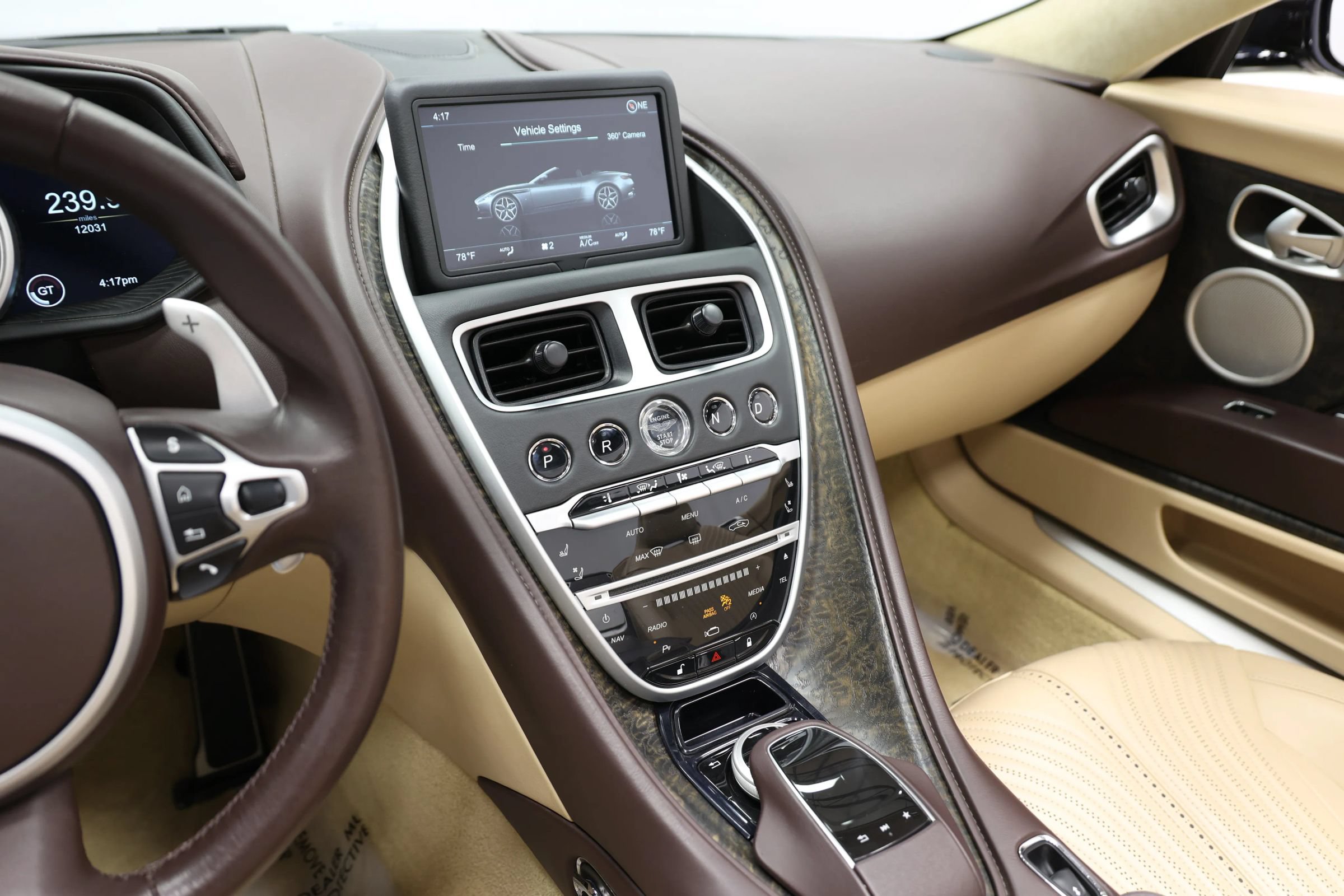 Used 2019 Aston Martin DB11 Volante RWD image 34