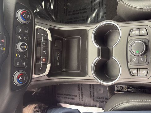 Used 2023 GMC Terrain SLT image 26