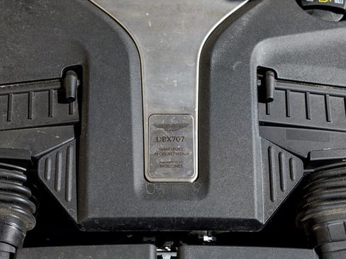 Used 2025 Aston Martin DBX 707 image 70