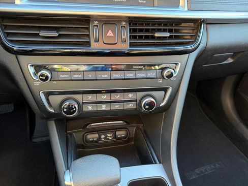 Used 2020 Kia Optima LX image 23