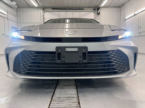 Used 2025 Toyota Camry LE FWD image 12