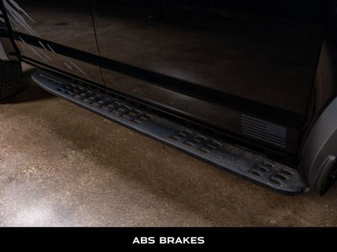 Used 2018 Ford F150 Raptor w/ Equipment Group 802A Luxury image 12