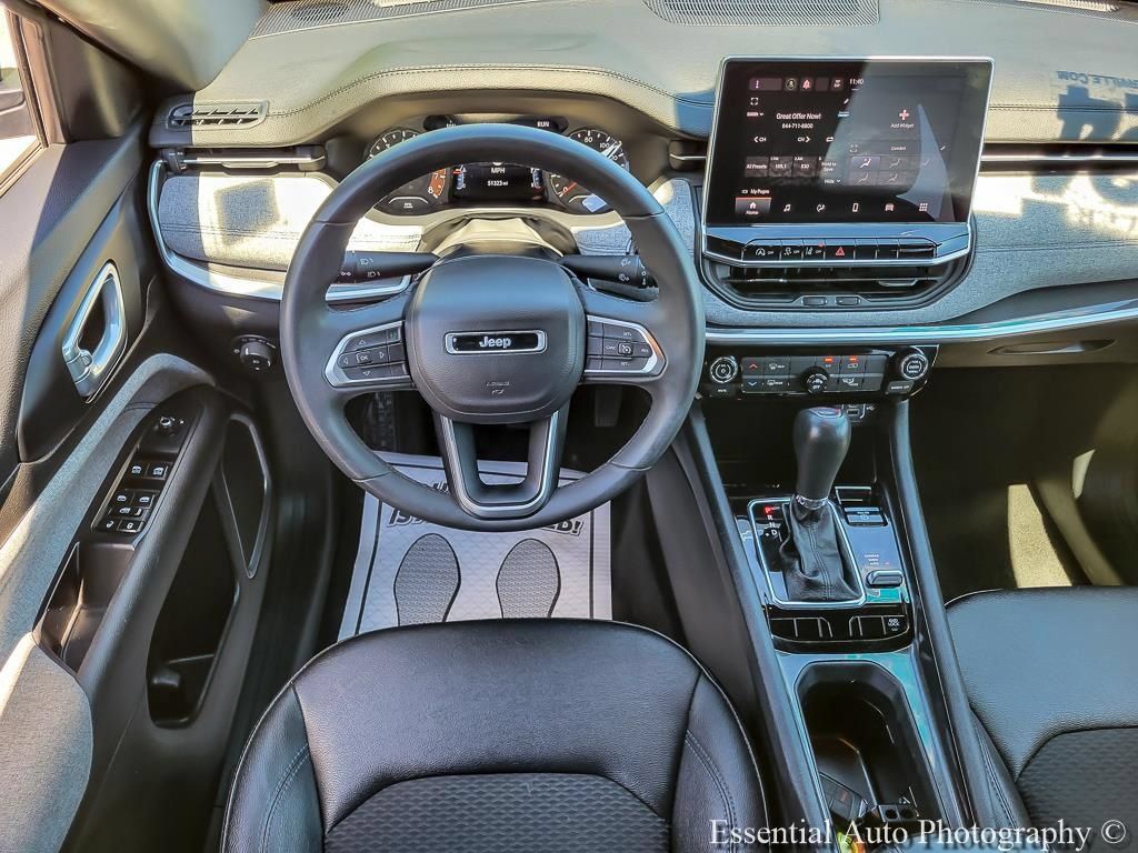 Used 2024 Jeep Compass Latitude w/ Altitude Special Edition AWD/4WD image 12