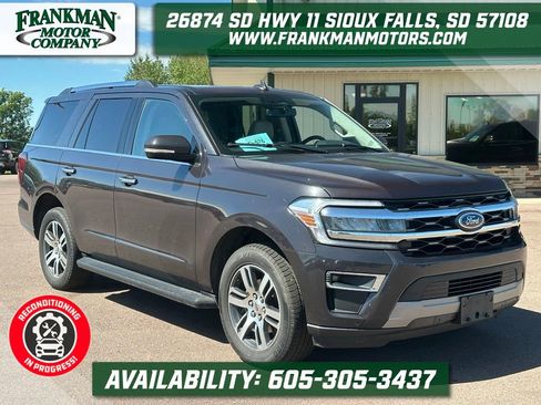 Used 2024 Ford Expedition Limited AWD/4WD image 1