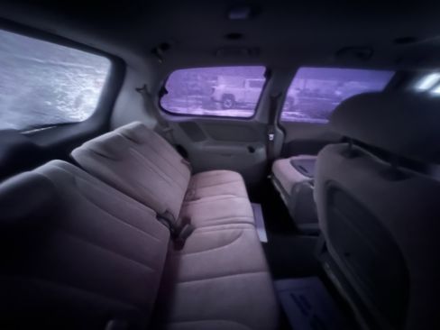 Used 2008 Kia Sedona LX image 14