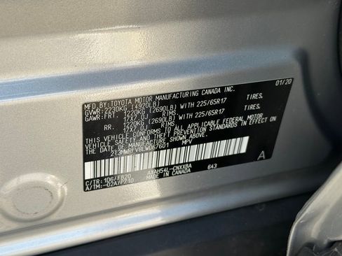 Used 2020 Toyota RAV4 LE image 10