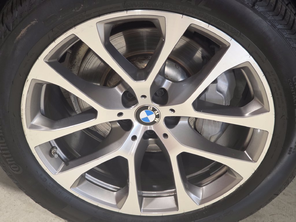 Used 2023 BMW X5 xDrive40i w/ Premium Package AWD/4WD image 7