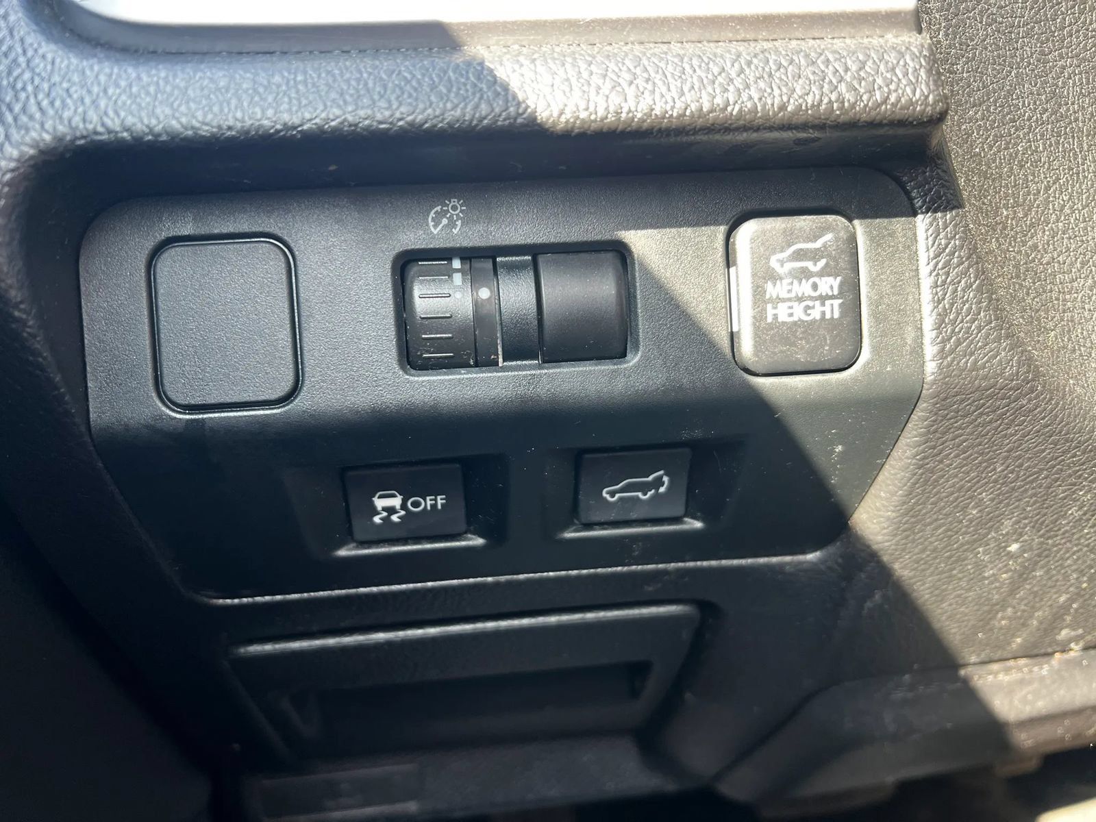 Used 2014 Subaru Forester 2.5i Limited w/ Popular Package #2 AWD/4WD image 19