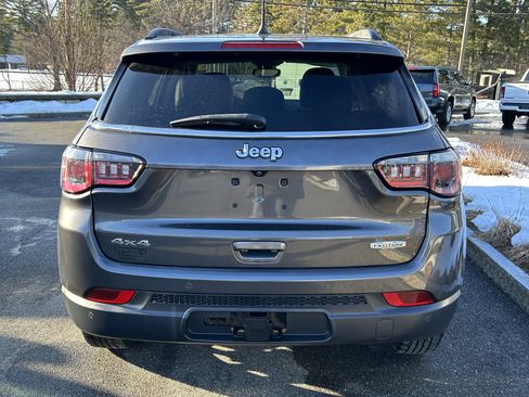 Used 2020 Jeep Compass Latitude AWD/4WD image 8