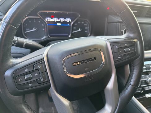 Used 2021 GMC Yukon Denali w/ Denali Premium Package image 18