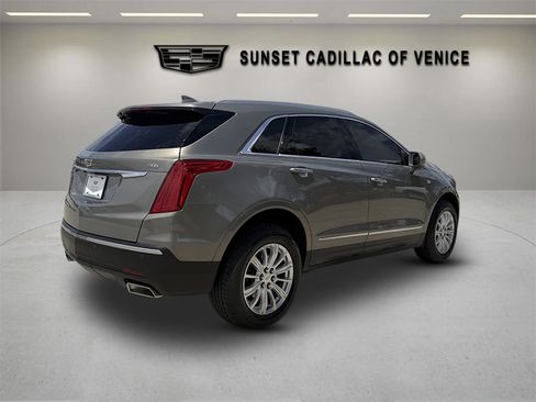 Used 2019 Cadillac XT5 Premium Luxury FWD image 3