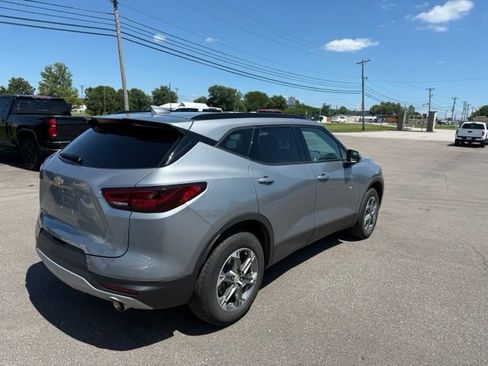 Used 2023 Chevrolet Blazer LT w/ Convenience Package FWD image 9