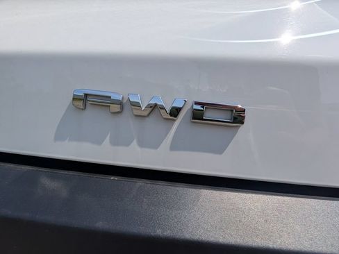 Used 2023 GMC Acadia SLE w/ Driver Convenience Package AWD/4WD image 29