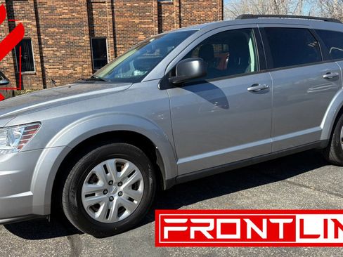 Used 2019 Dodge Journey SE image 1