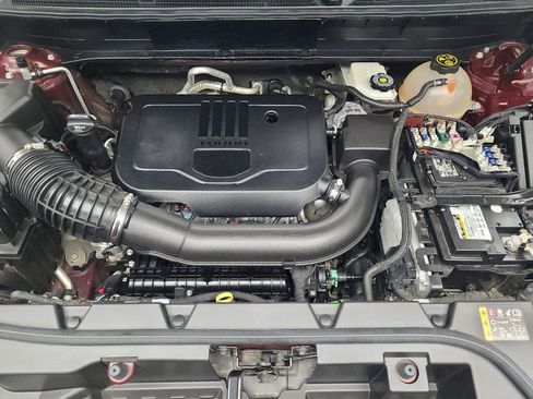 Used 2023 GMC Acadia SLT FWD image 30