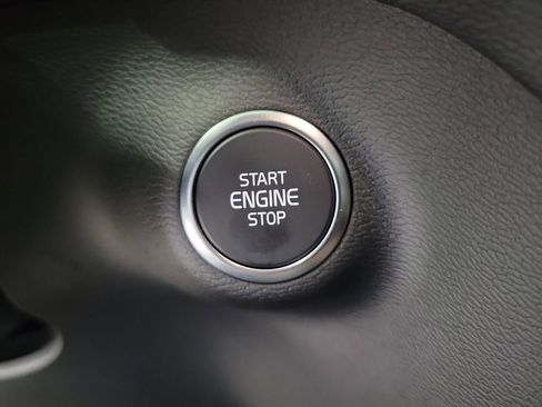 New 2026 Volvo XC40 B5 Core AWD/4WD image 32