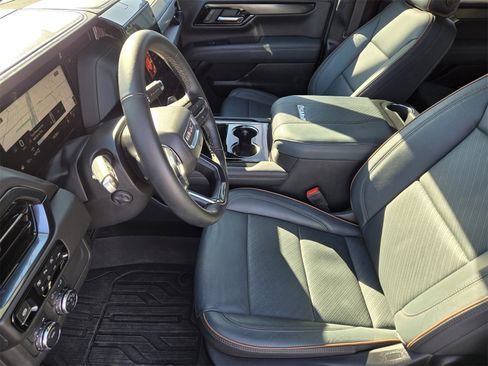 Used 2025 GMC Yukon AT4 image 11