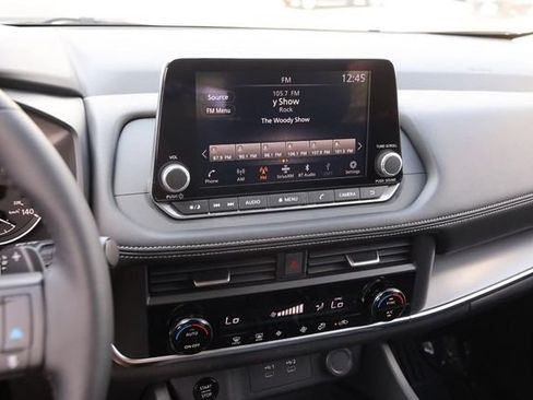 Certified 2025 Nissan Rogue SV AWD/4WD image 16