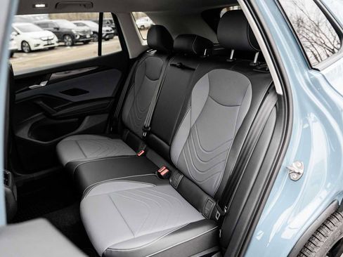 New 2026 Volkswagen Tiguan SE image 9