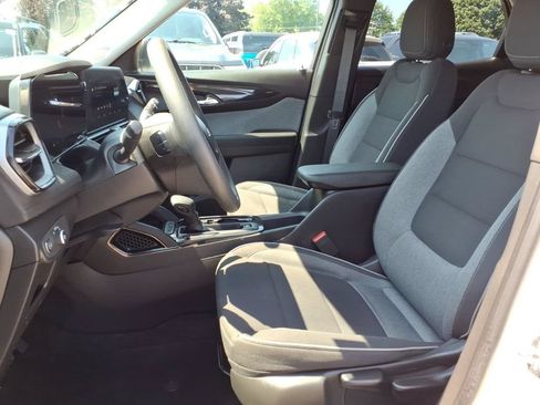 Used 2024 Chevrolet TrailBlazer LS w/ LS Convenience Package FWD image 12
