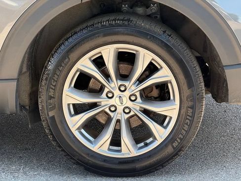 Used 2022 Ford Explorer XLT w/ Equipment Group 202A AWD/4WD image 7