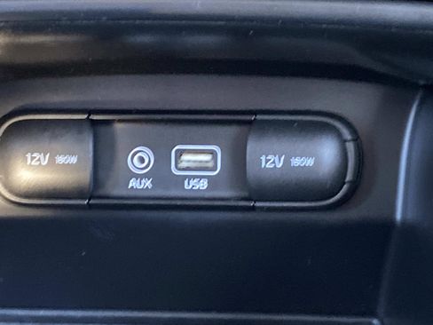 Used 2019 Kia Sorento AWD image 11