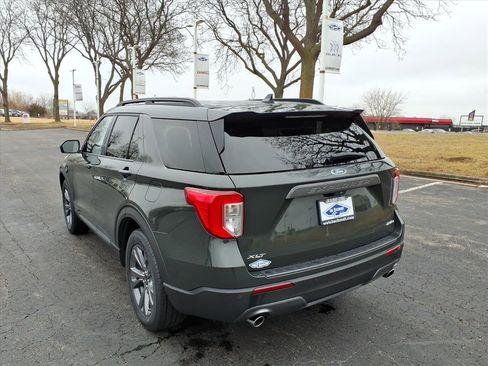 Used 2022 Ford Explorer XLT w/ Equipment Group 202A AWD/4WD image 5