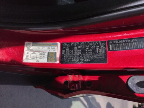 Used 2020 Kia Niro EX image 21