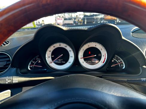 Used 2011 Mercedes-Benz SL 550 image 10