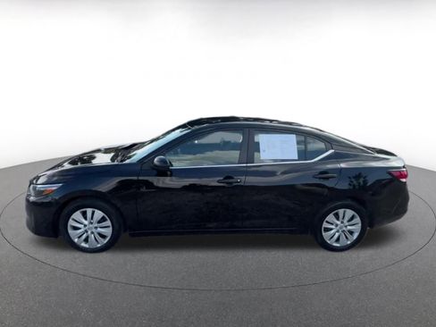 Used 2025 Nissan Sentra S image 9