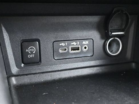 Used 2025 Nissan Sentra SV FWD image 25