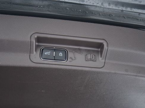 Used 2023 Ford Explorer Platinum w/ Technology Package image 20