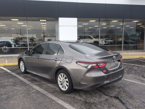 Used 2022 Toyota Camry LE image 8