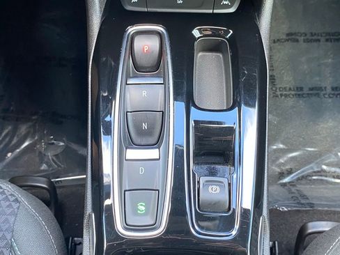 Used 2022 Chevrolet Bolt EUV LT image 37