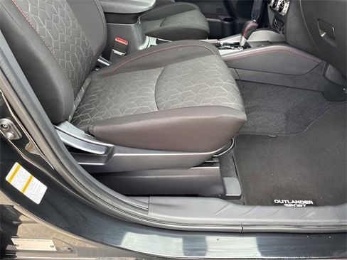 Used 2025 Mitsubishi Outlander Sport ES image 11