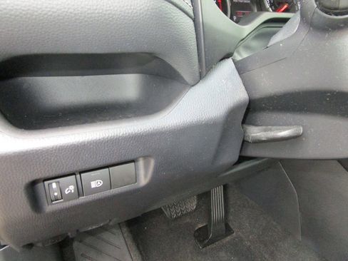 Used 2022 Toyota RAV4 XLE image 21