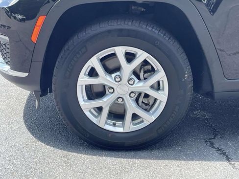 Certified 2023 Jeep Grand Cherokee L Limited AWD/4WD image 13