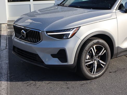 Used 2025 Volvo XC40 B5 Core AWD/4WD image 6