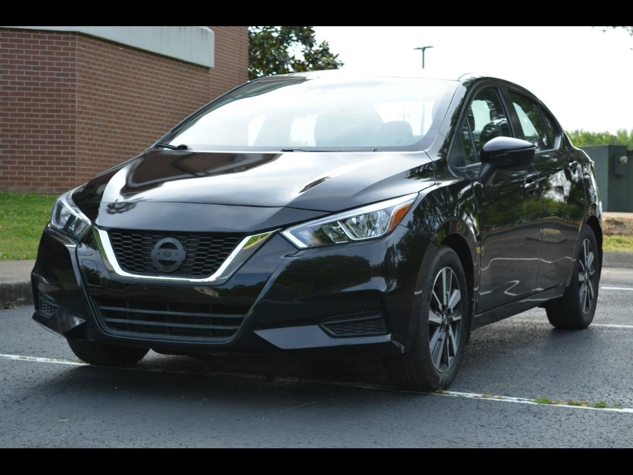 Used 2021 Nissan Versa SV FWD image 1