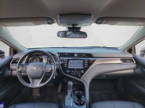 Used 2020 Toyota Camry SE w/ Carpet Mat Package FWD image 13