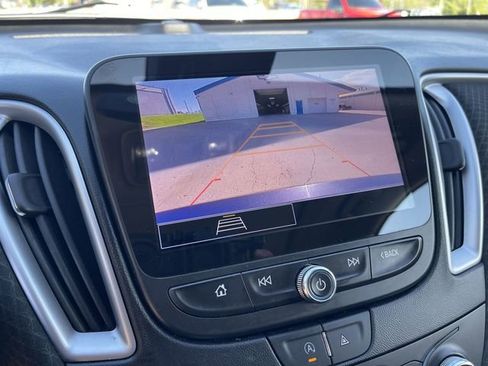Used 2023 Chevrolet Malibu LT FWD image 21