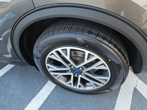 Used 2020 Ford Escape SEL image 10