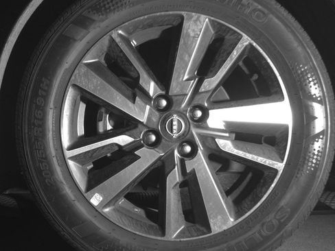 Used 2025 Nissan Versa SV FWD image 15