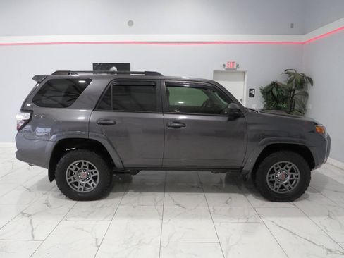 Used 2016 Toyota 4Runner Trail AWD/4WD image 2