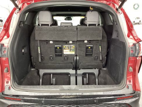 Used 2021 Toyota Sienna XSE w/ XSE Plus Package image 12